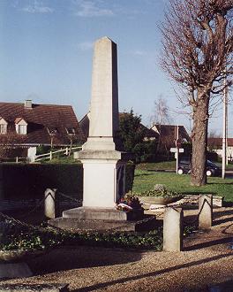 Monument aux morts du Coudray-Montceaux